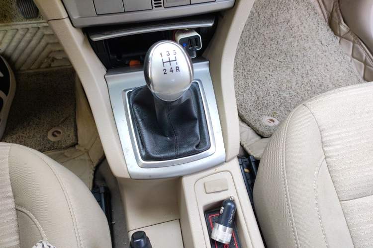 Used Ford Focus 2013 Sedan Classic 1.8L Manual Base Model Gear Lever
