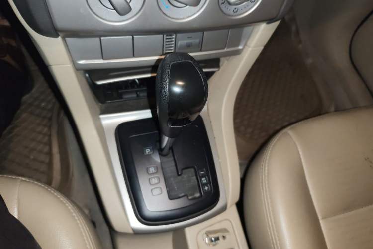 Used Ford Focus 2013 Sedan Classic 1.8L Automatic Base Model Gear Lever
