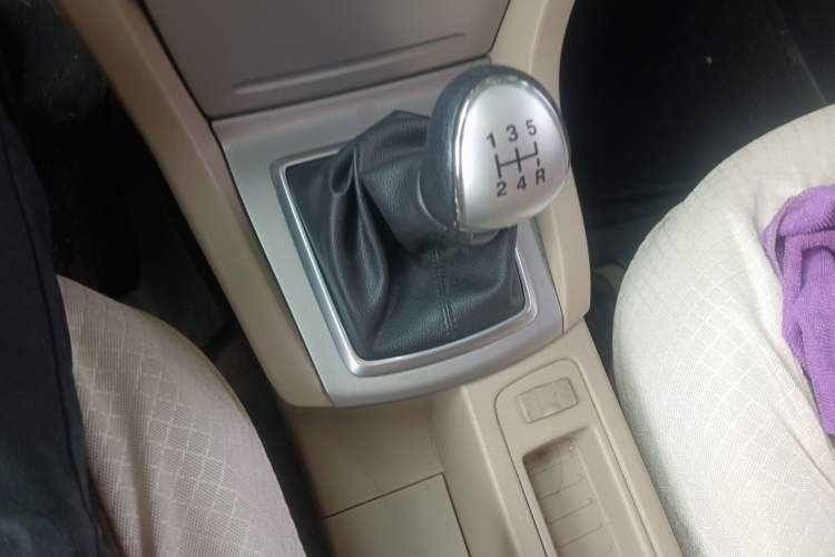 Used Ford Focus 2013 Sedan Classic 1.8L Manual Base Model Gear Lever