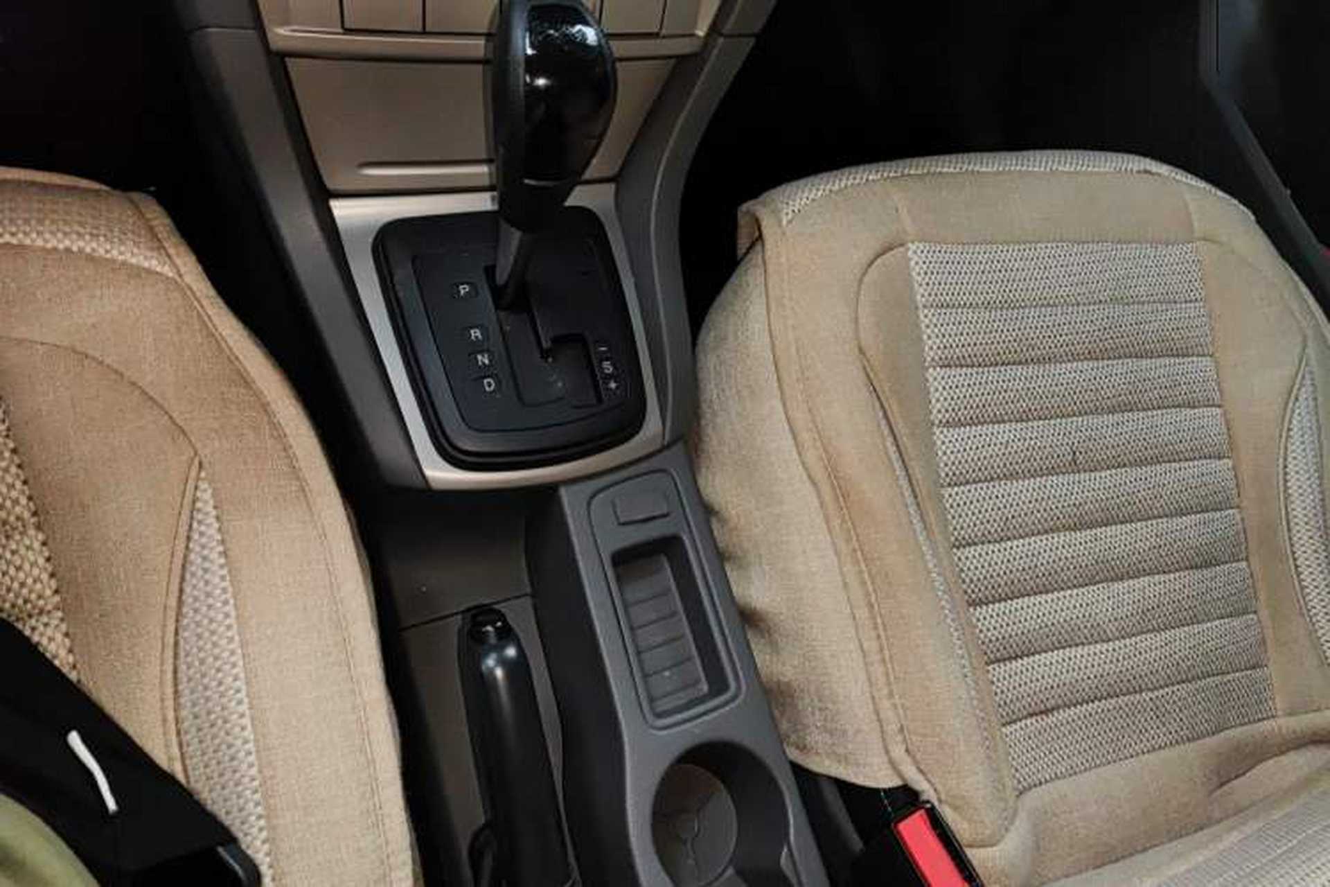 Used Ford Focus 2013 Hatchback Classic 1.8L Automatic Base Model Gear Lever
