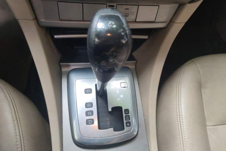 Used Ford Focus 2013 Hatchback Classic 1.8L Automatic Fashion Edition Gear Lever