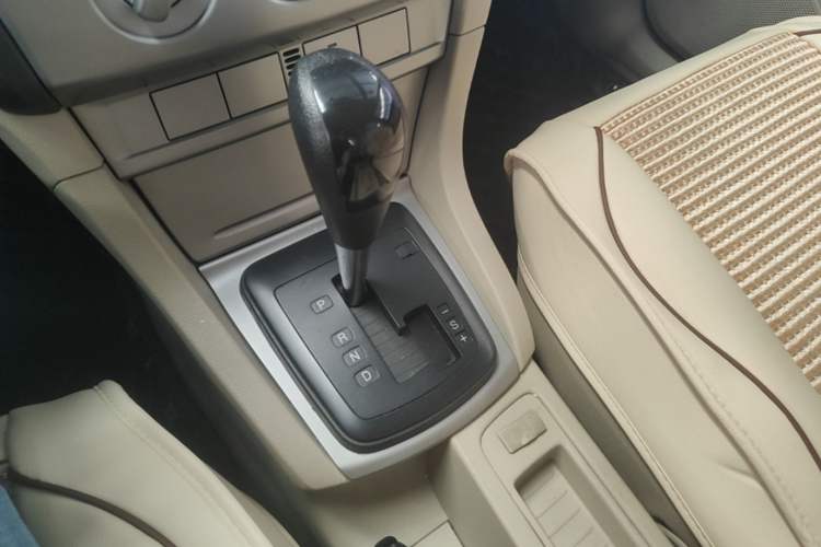 Used Ford Focus 2013 Sedan Classic 1.8L Automatic Base Model Gear Lever