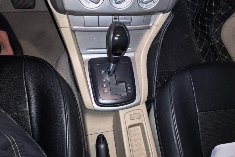 Used Ford Focus 2013 Sedan Classic 1.8L Automatic Base Model Gear Lever