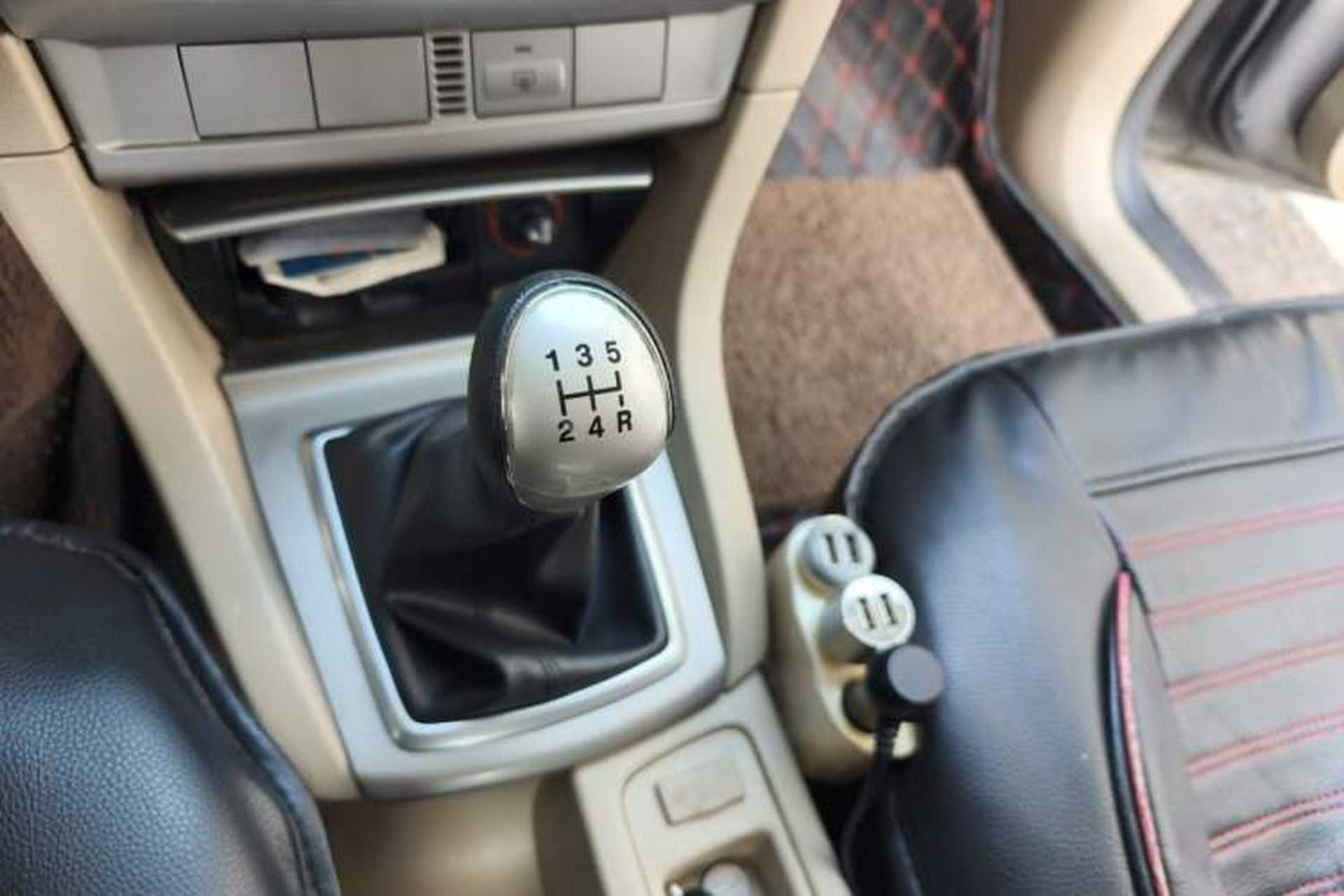 Used Ford Focus 2013 Sedan Classic 1.8L Manual Base Model Gear Lever
