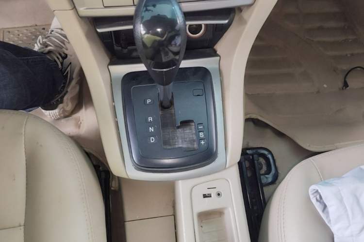 Used Ford Focus 2013 Sedan Classic 1.8L Automatic Base Model Gear Lever