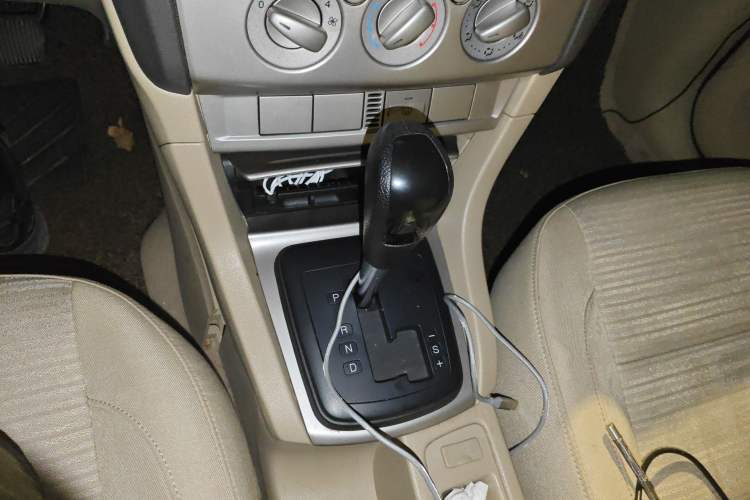 Used Ford Focus 2013 Sedan Classic 1.8L Automatic Base Model Gear Lever