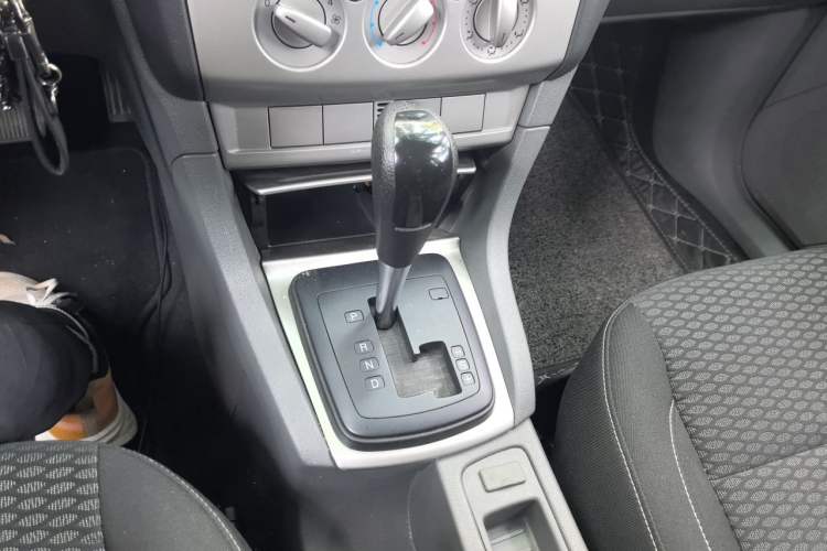 Used Ford Focus 2013 Hatchback Classic 1.8L Automatic Base Model Gear Lever