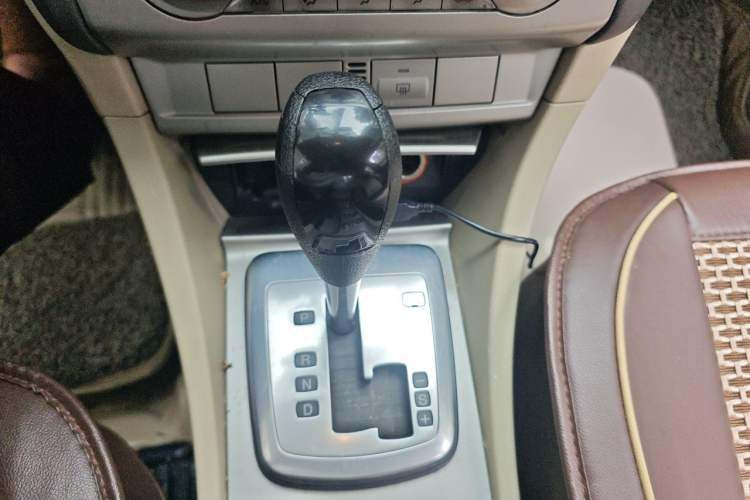 Used Ford Focus 2013 Sedan Classic 1.8L Automatic Fashion Edition Gear Lever