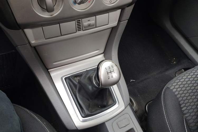 Used Ford Focus 2013 Hatchback Classic 1.8L Manual Base Model Gear Lever