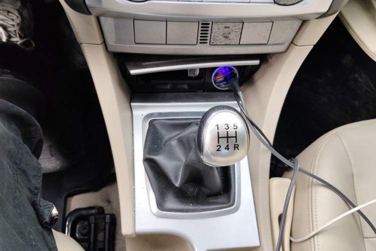Used Ford Focus 2013 Sedan Classic 1.8L Manual Fashion Edition Gear Lever
