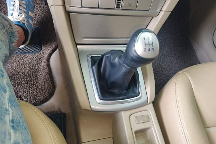 Used Ford Focus 2013 Sedan Classic 1.8L Manual Base Model Gear Lever