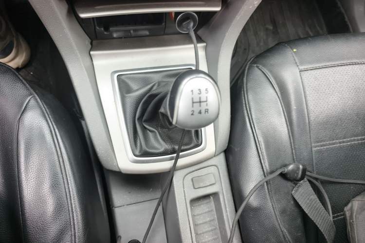 Used Ford Focus 2013 Hatchback Classic 1.8L Manual Base Model Gear Lever