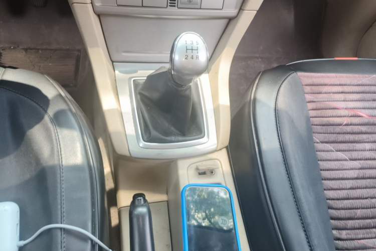 Used Ford Focus 2013 Sedan Classic 1.8L Manual Base Model Gear Lever