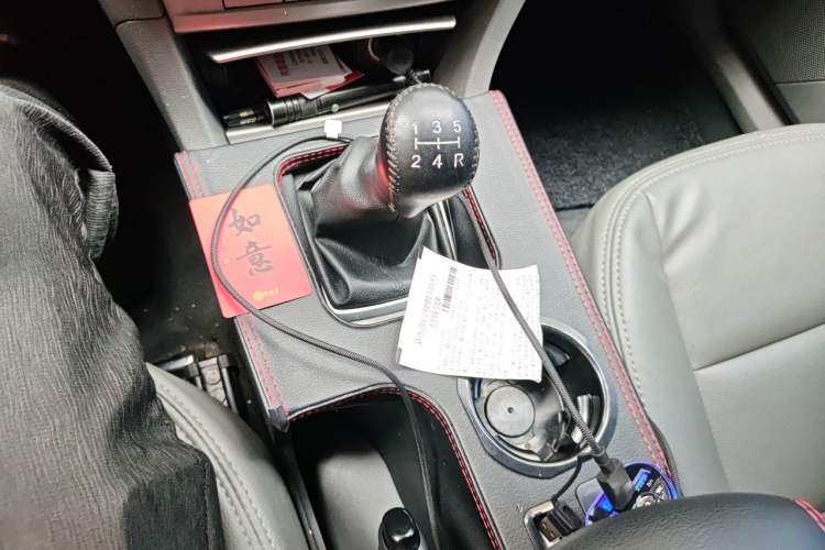 Used Ford Focus 2013 Hatchback Classic 1.8L Manual Base Model Gear Lever