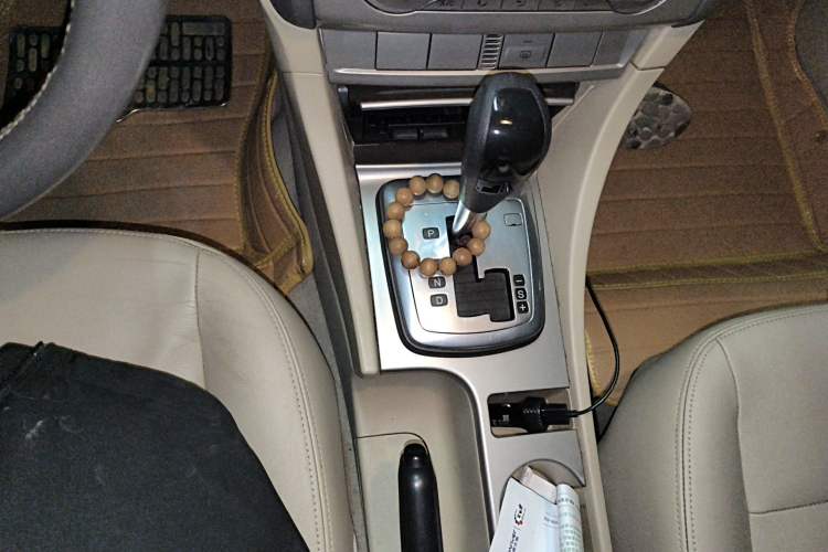Used Ford Focus 2013 Sedan Classic 1.8L Automatic Fashion Edition Gear Lever