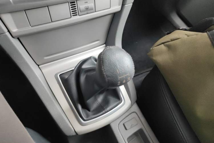 Used Ford Focus 2013 Hatchback Classic 1.8L Manual Base Model Gear Lever