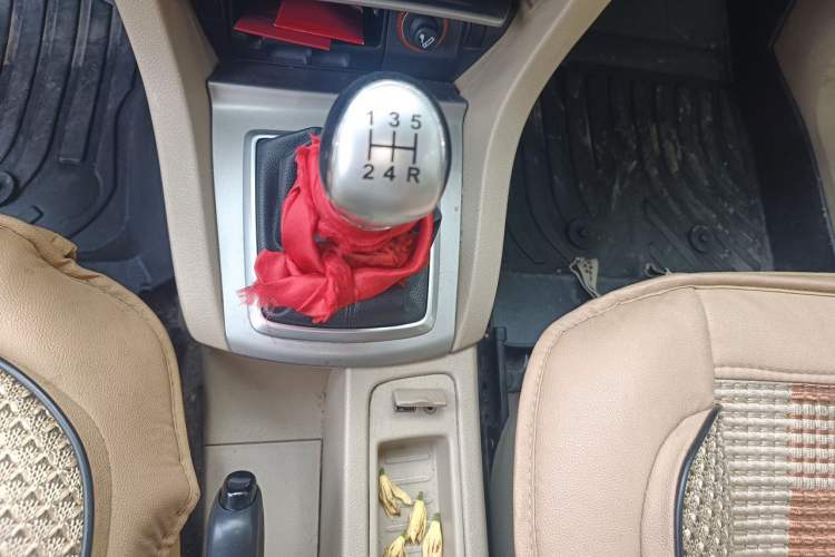 Used Ford Focus 2013 Sedan Classic 1.8L Manual Base Model Gear Lever