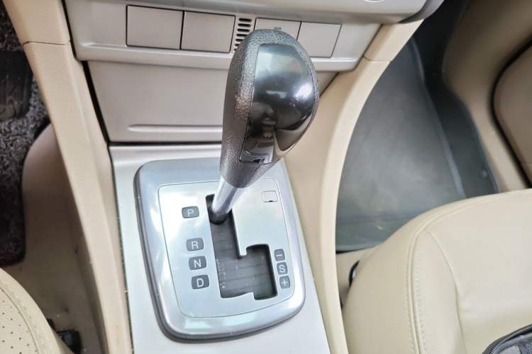 Used Ford Focus 2013 Hatchback Classic 1.8L Automatic Fashion Edition Gear Lever