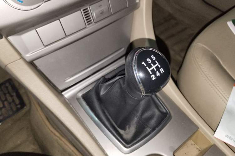 Used Ford Focus 2013 Sedan Classic 1.8L Manual Fashion Edition Gear Lever