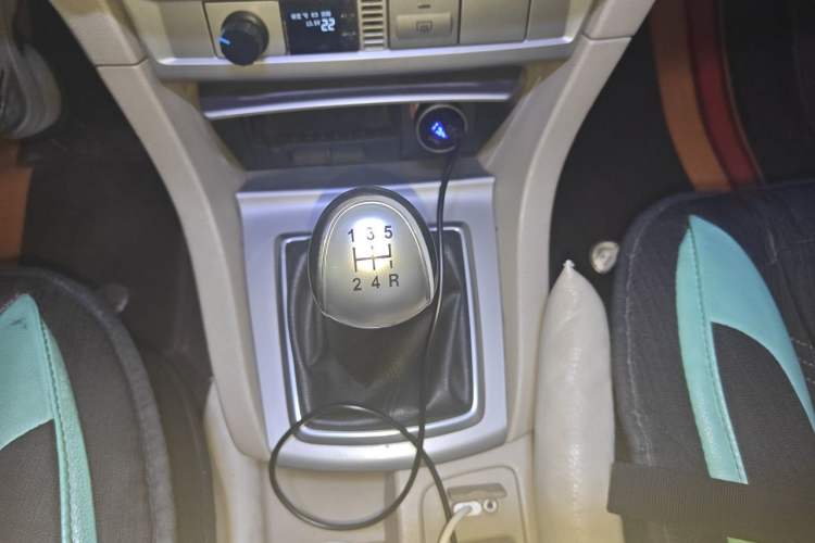 Used Ford Focus 2013 Sedan Classic 1.8L Manual Base Model Gear Lever