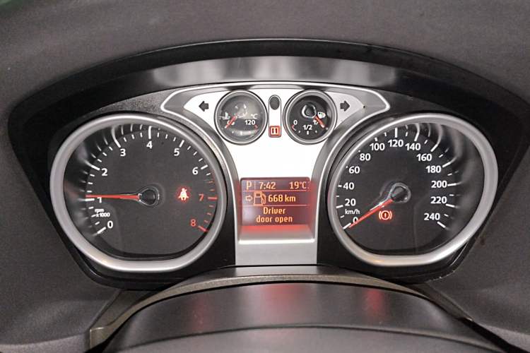 Used Ford Focus 2013 Sedan Classic 1.8L Automatic Fashion Edition Instrument Cluster