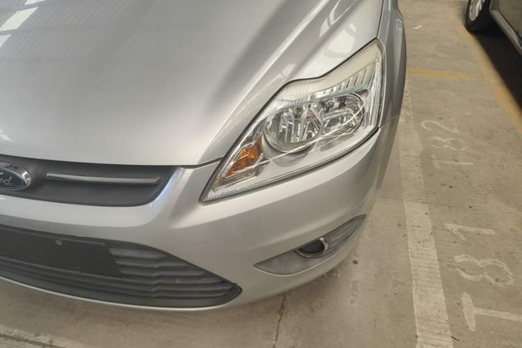 Used Ford Focus 2013 Sedan Classic 1.8L Automatic Base Model Left Front Headlight