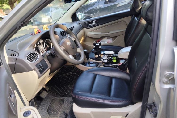Used Ford Focus 2013 Sedan Classic 1.8L Automatic Base Model Left Front Seat