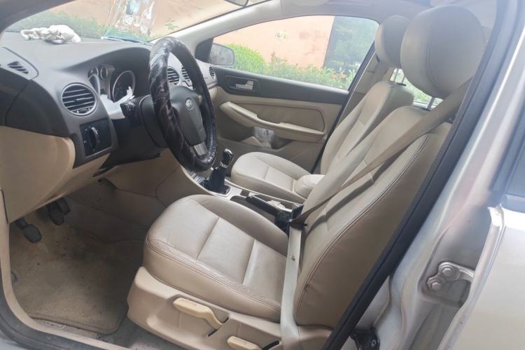 Used Ford Focus 2013 Sedan Classic 1.8L Manual Fashion Edition Left Front Seat