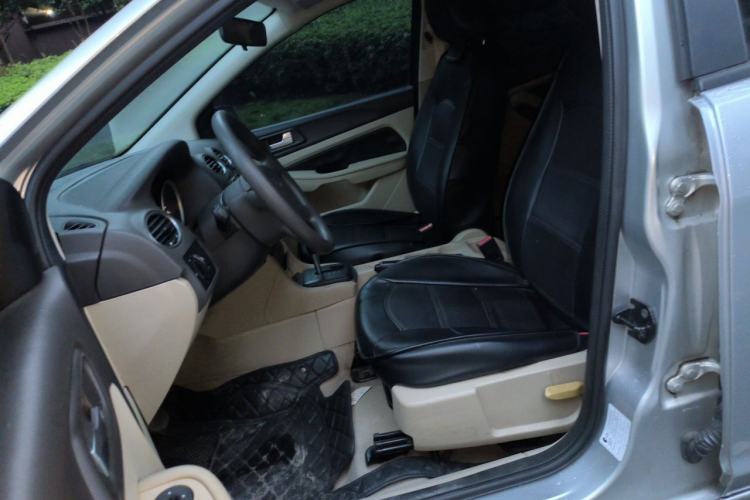 Used Ford Focus 2013 Sedan Classic 1.8L Automatic Base Model Left Front Seat