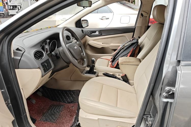 Used Ford Focus 2013 Sedan Classic 1.8L Manual Base Model Left Front Seat