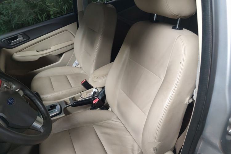Used Ford Focus 2013 Hatchback Classic 1.8L Automatic Fashion Edition Left Front Seat