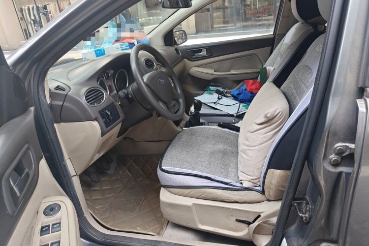 Used Ford Focus 2013 Sedan Classic 1.8L Manual Base Model Left Front Seat