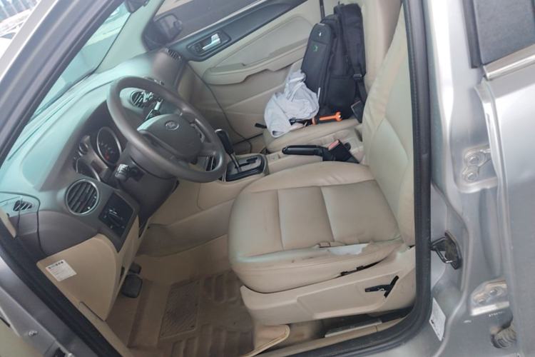 Used Ford Focus 2013 Sedan Classic 1.8L Automatic Base Model Left Front Seat