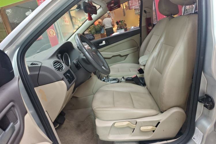 Used Ford Focus 2013 Hatchback Classic 1.8L Automatic Fashion Edition Left Front Seat