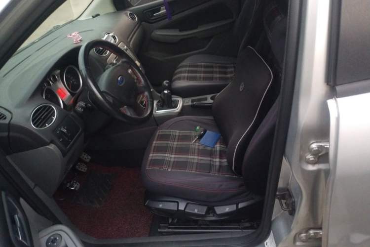 Used Ford Focus 2013 Hatchback Classic 1.8L Manual Base Model Left Front Seat