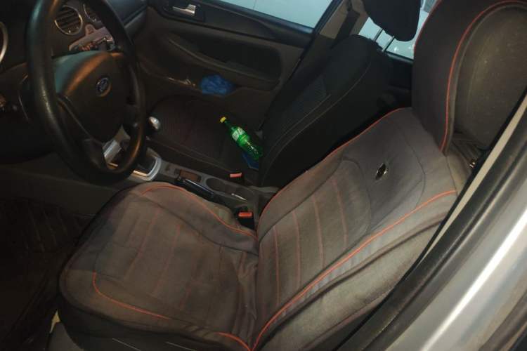 Used Ford Focus 2013 Hatchback Classic 1.8L Manual Base Model Left Front Seat