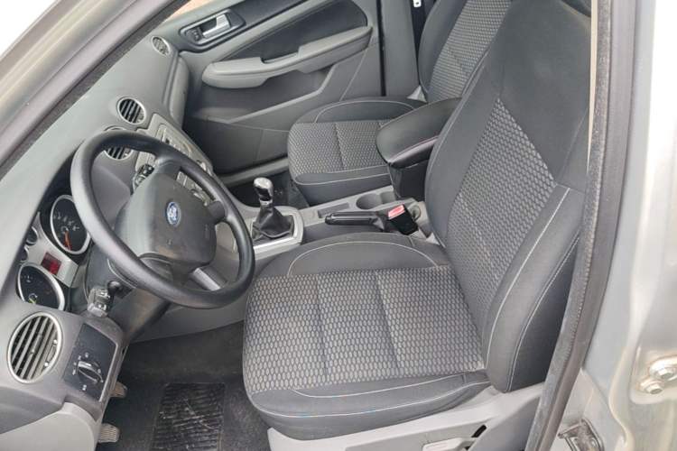 Used Ford Focus 2013 Hatchback Classic 1.8L Manual Base Model Left Front Seat