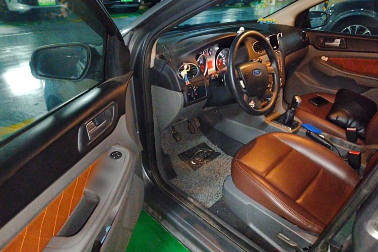 Used Ford Focus 2013 Hatchback Classic 1.8L Manual Base Model Left Front Seat