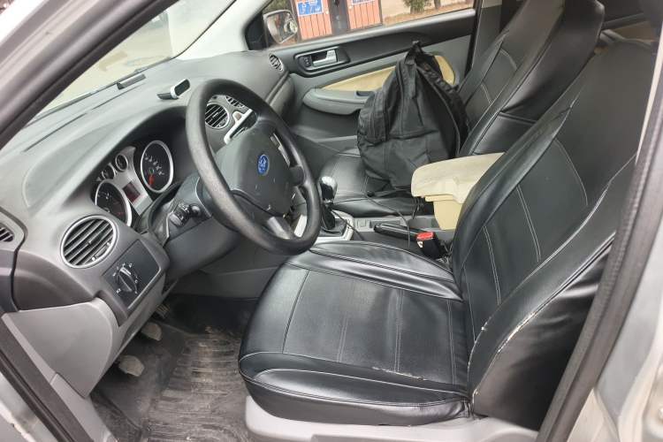 Used Ford Focus 2013 Hatchback Classic 1.8L Manual Base Model Left Front Seat