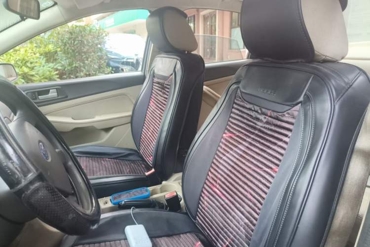 Used Ford Focus 2013 Sedan Classic 1.8L Manual Base Model Left Front Seat
