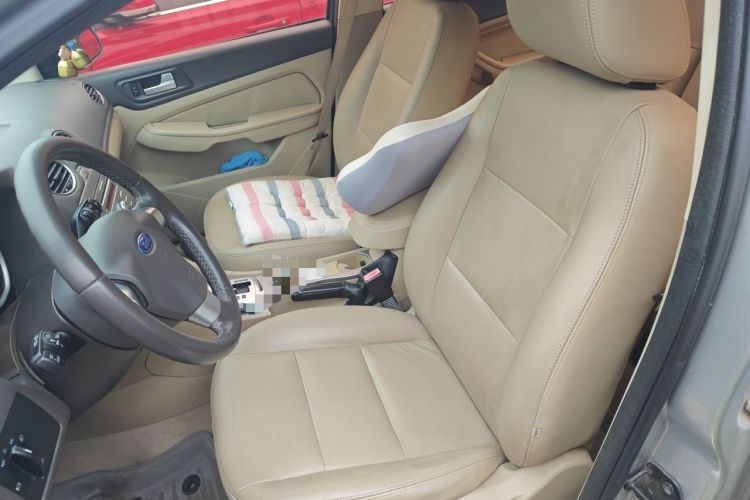 Used Ford Focus 2013 Sedan Classic 1.8L Automatic Fashion Edition Left Front Seat