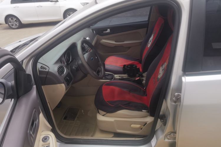 Used Ford Focus 2013 Sedan Classic 1.8L Automatic Base Model Left Front Seat