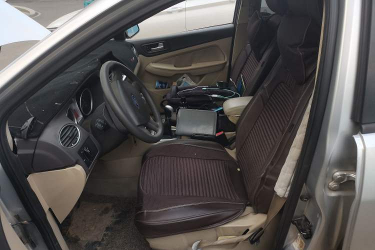 Used Ford Focus 2013 Sedan Classic 1.8L Manual Base Model Left Front Seat