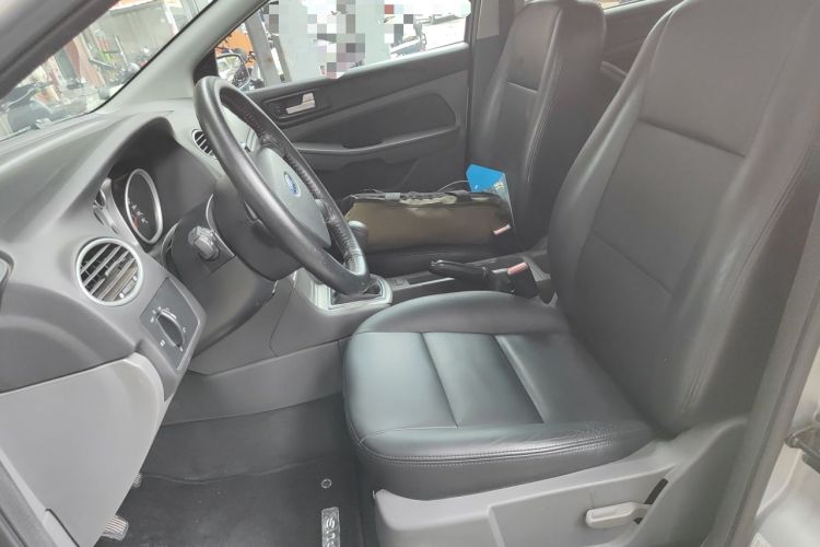 Used Ford Focus 2013 Hatchback Classic 1.8L Manual Base Model Left Front Seat