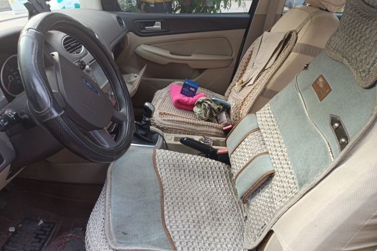 Used Ford Focus 2013 Sedan Classic 1.8L Manual Base Model Left Front Seat