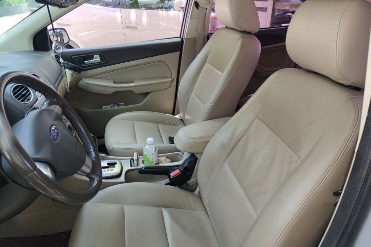 Used Ford Focus 2013 Sedan Classic 1.8L Automatic Fashion Edition Left Front Seat