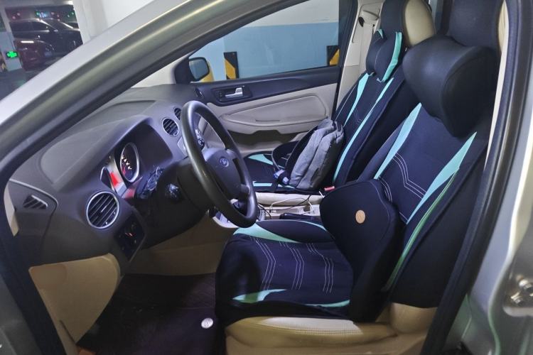 Used Ford Focus 2013 Sedan Classic 1.8L Manual Base Model Left Front Seat