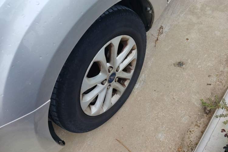 Used Ford Focus 2013 Hatchback Classic 1.8L Manual Base Model Left Front Wheel Hub