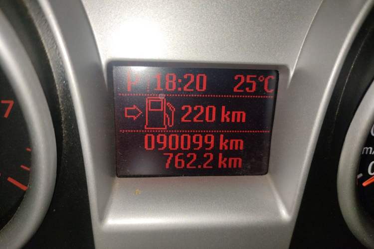 Used Ford Focus 2013 Sedan Classic 1.8L Automatic Fashion Edition Odometer Close Up