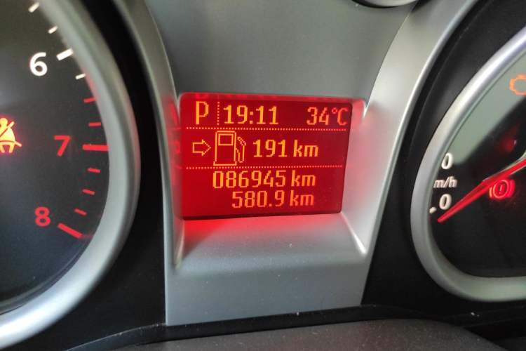 Used Ford Focus 2013 Sedan Classic 1.8L Automatic Base Model Odometer Close Up